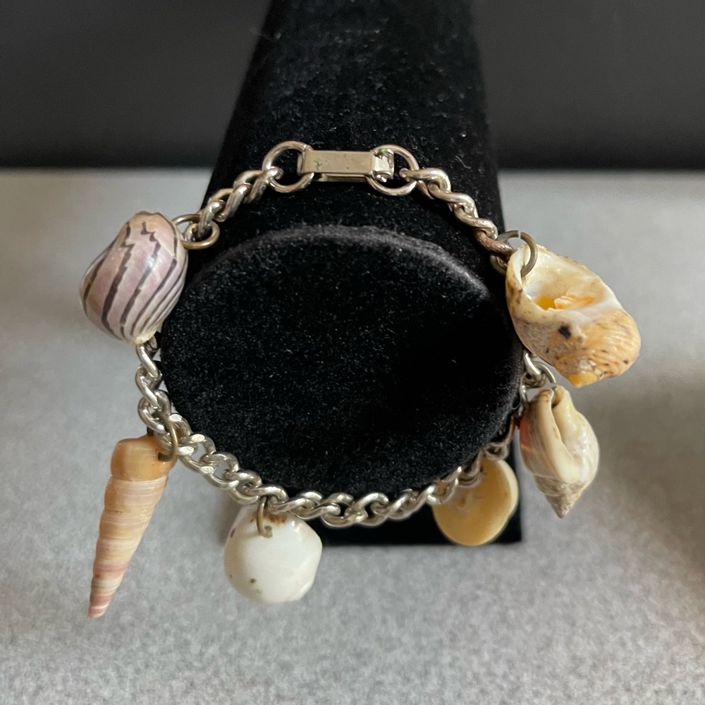 Vintage Silver Shell Charm Bracelet